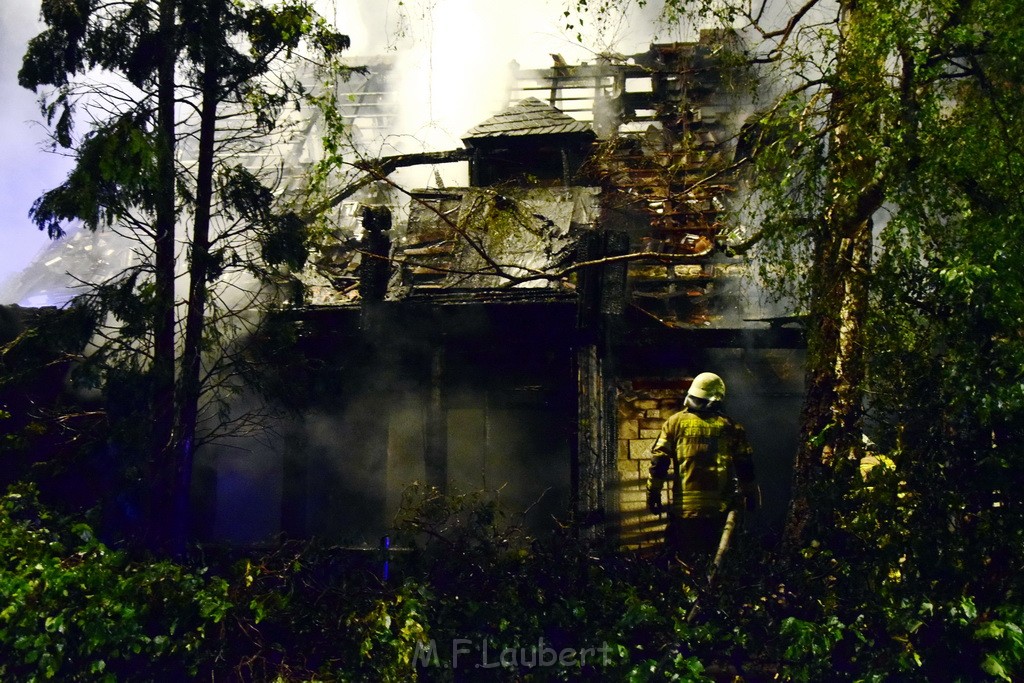 Grossfeuer Einfamilienhaus Siegburg Muehlengrabenstr P0261.JPG - Miklos Laubert